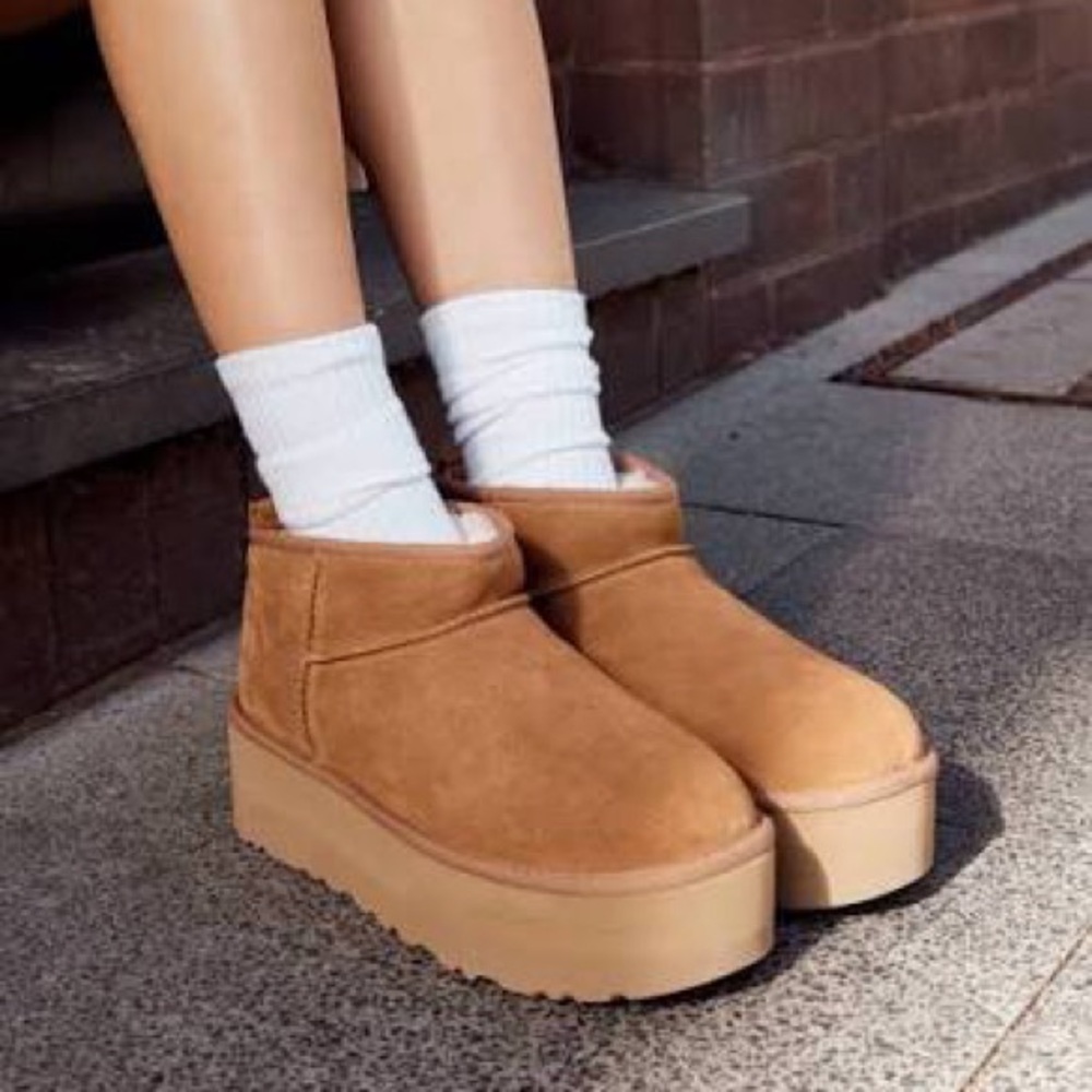 UGG mini platform Brown Winter Boots with Sheepskin Lining  Size 10 women’s